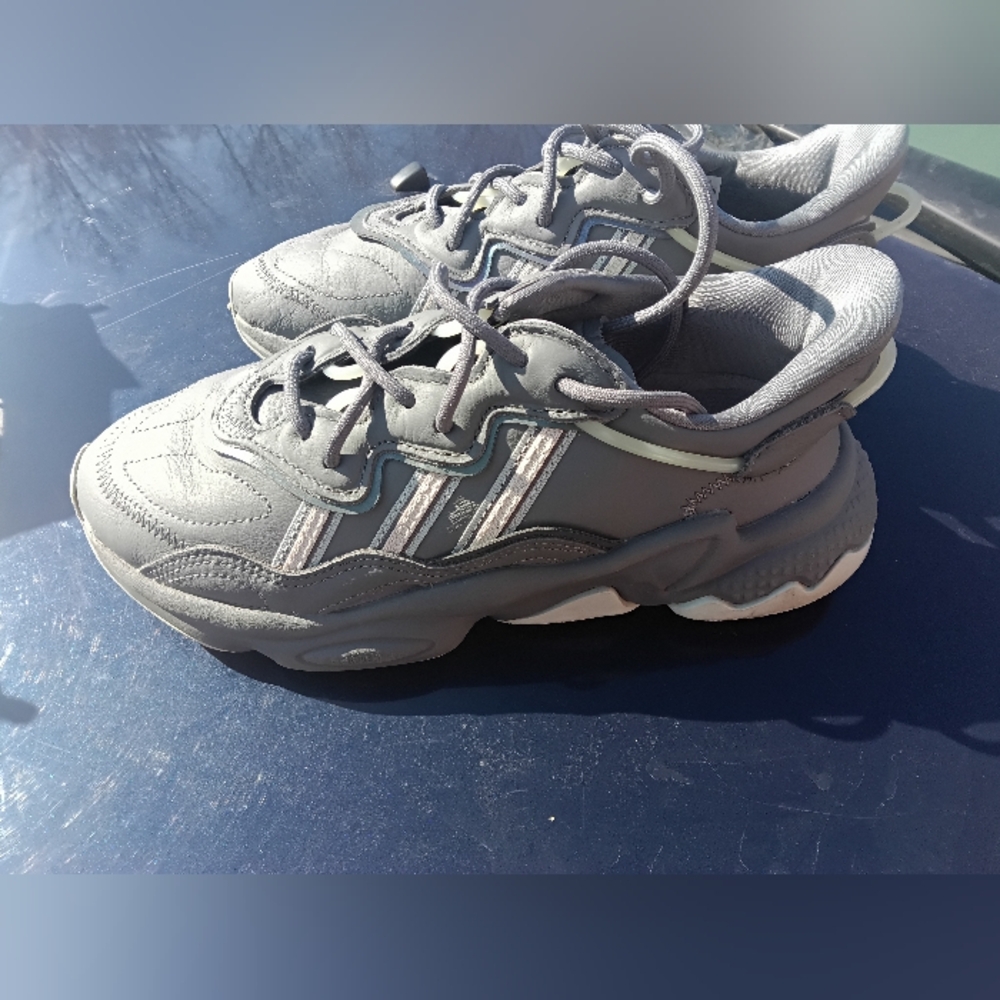 Adidas originals Ozweego women's size 6.5 sneakers